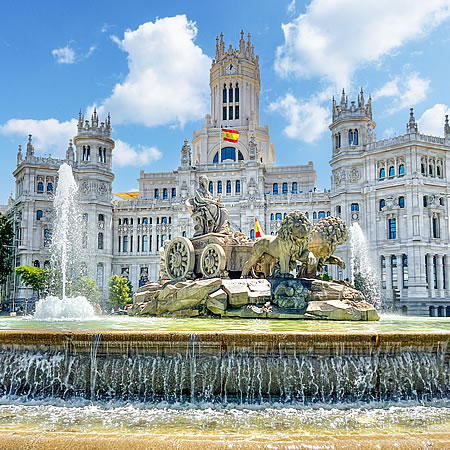 De la Gran Vía al Retiro, una ruta directa a la luz de Madrid