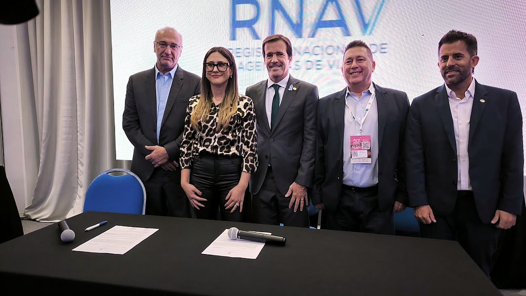 FAEVYT y Río Negro firman convenio para fortalecer el registro de agencias de viajes