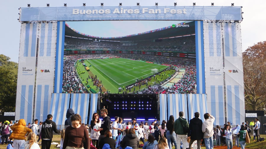-Finn de Semana en la Ciudad de Buenos Aires en �poca de Mundial-