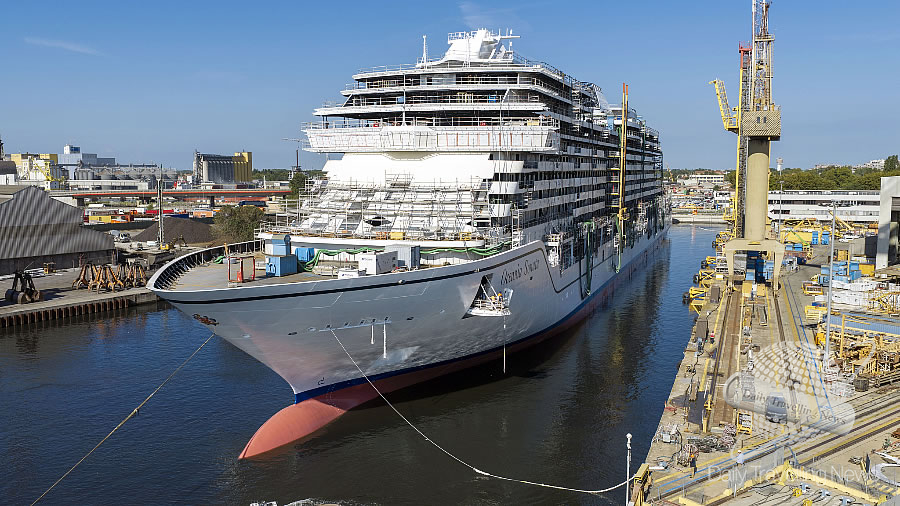 -Oceania Cruises bota el Oceania Sonata, marcando un hito importante en la construcci�n del primer ba-