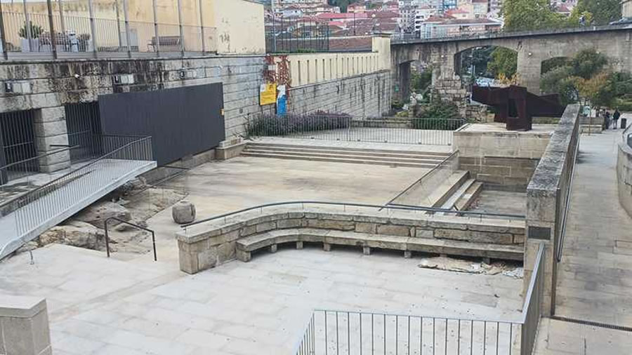 -Ourense - Ba�os para residentes en termas de Las Burgas-