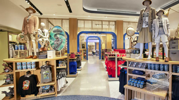 Una zona ms ampliada de Universal Studios Store ya est abierta en Universal Citywalk